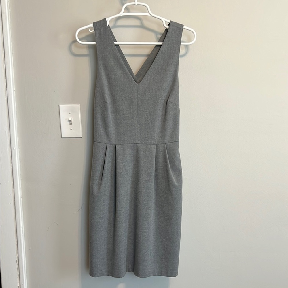 Banana Republic Gray V-Neck Pleated Midi Dress